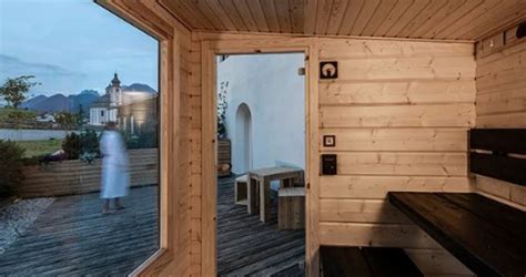 Nøgen sauna: Alt hvad du skal vide om en nøgen saunaoplevelse